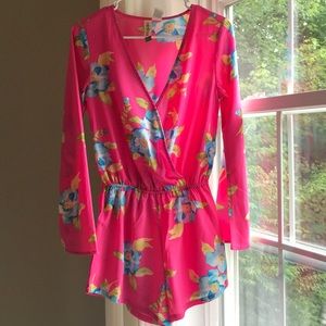 Pink floral romper🌺🌼🌸